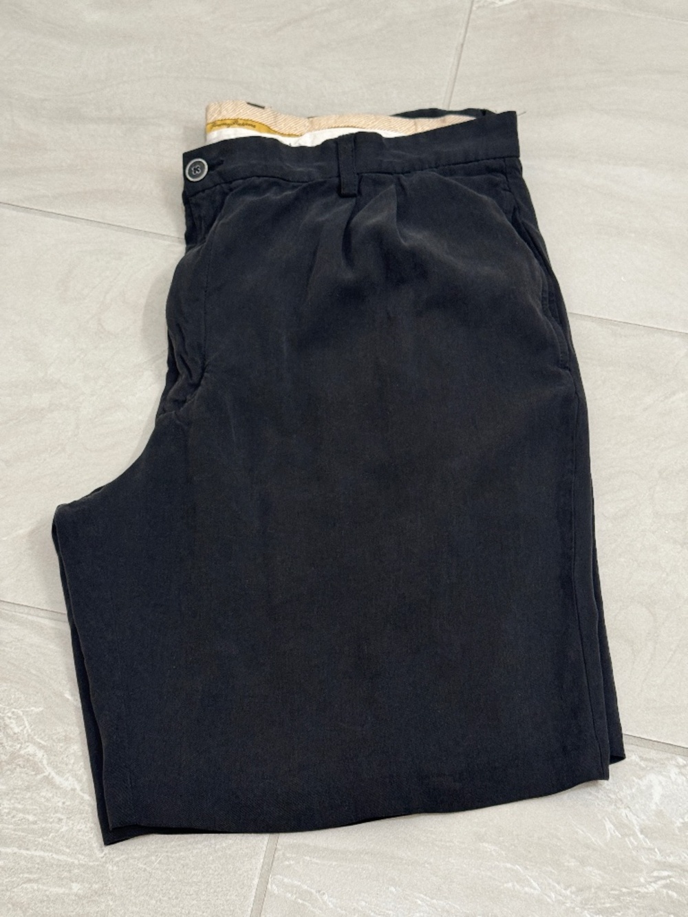 Tommy Bahama 100% Silk Shorts Mens 40 Black Resort Coastal Vacation